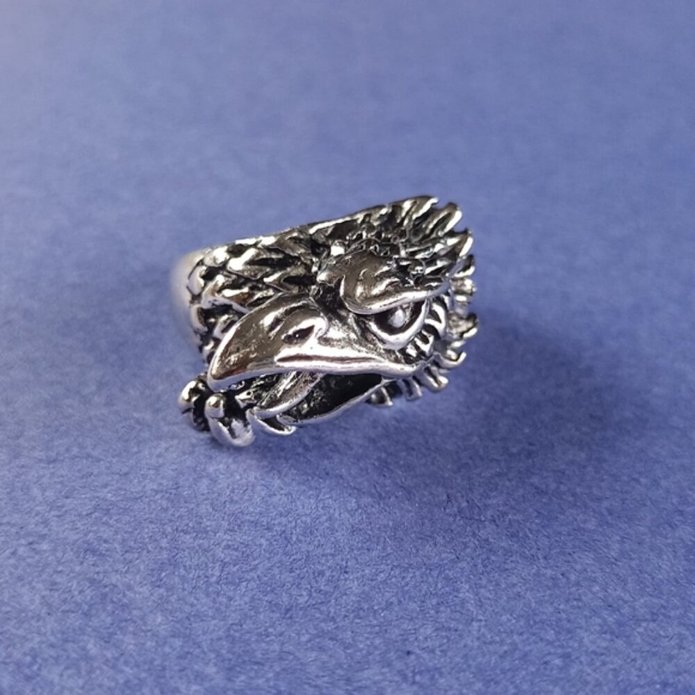 Clawing Eagle Head Animal Ring - image 1